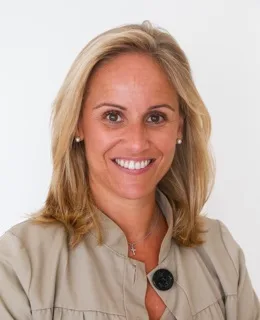 Ana Camins Martínez