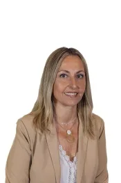 Eva M. Menor Cantador